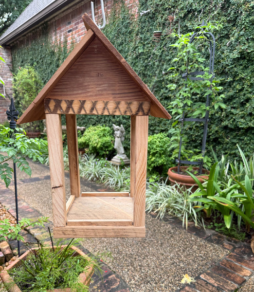 Acadian Cottage Feeder Large